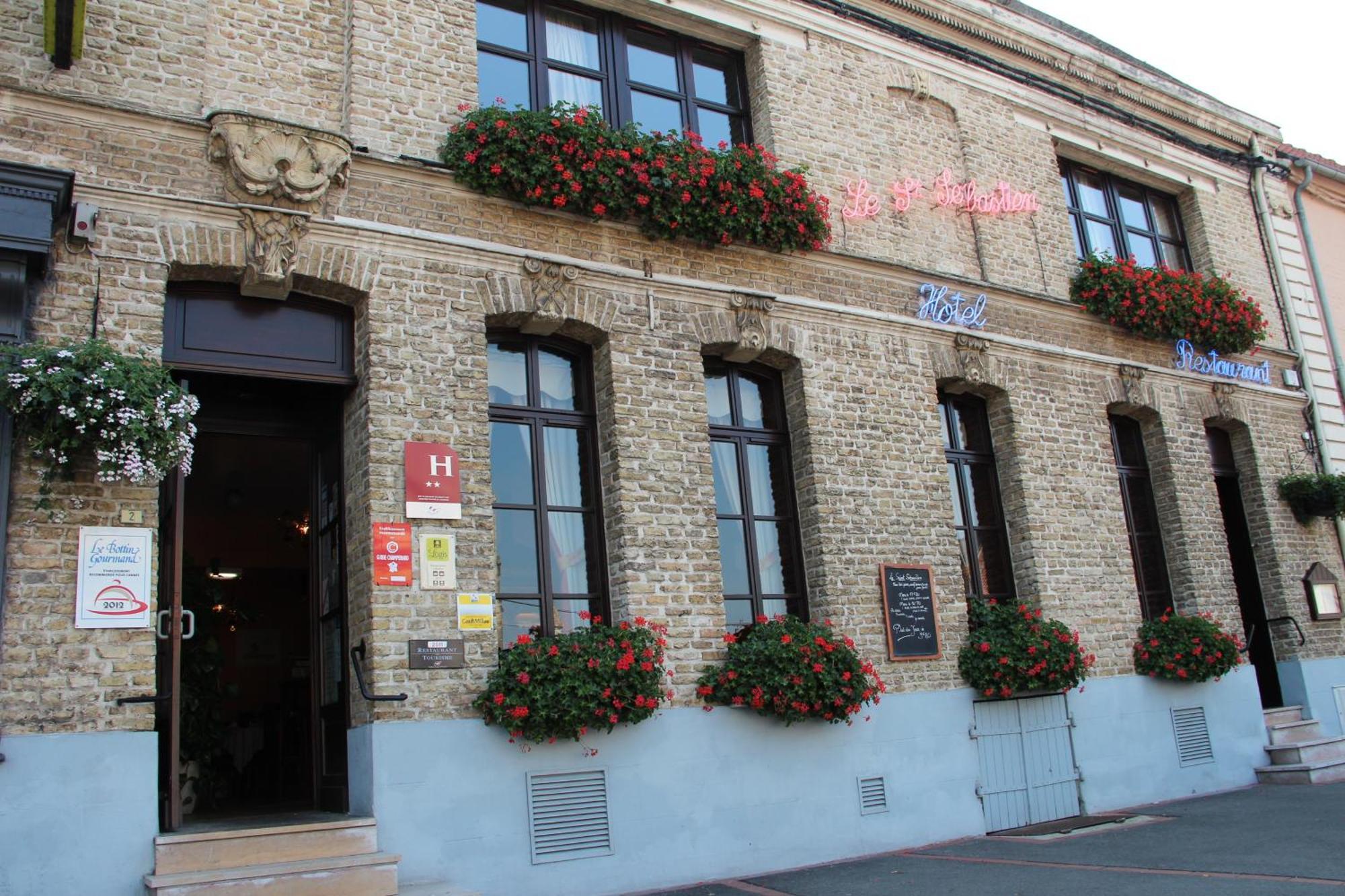 Le Saint Sebastien Hotel Blendecques Exterior photo
